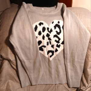 Oversized gray knit 🤍🐆 sweater